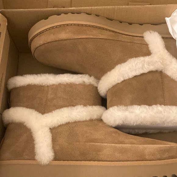 alena uggs size 8